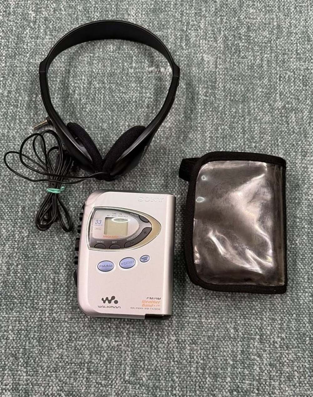 Sony Walkman WM-FX290 Personal FM/AM Weather Cassette Player Headphones Case